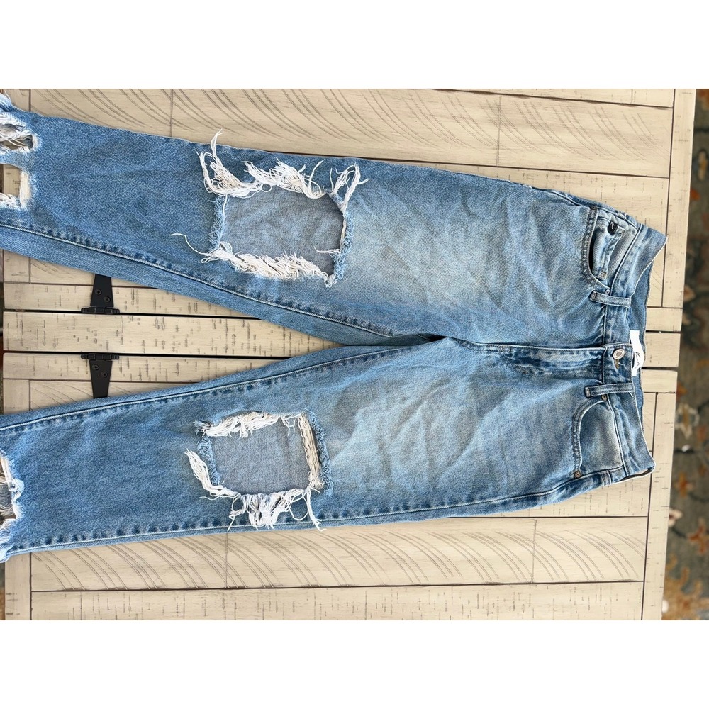 V- 039- KanCan High Rise Distressed Straight Leg Jeans Light Wash Raw Hem
